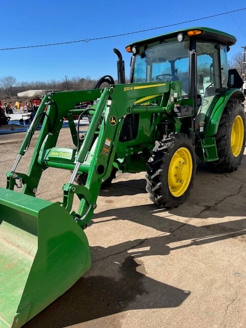 JOHN DEERE 5055E